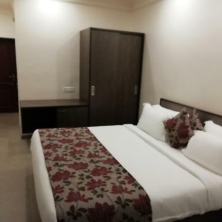 Hotel Ashish International Bhilai ภายนอก รูปภาพ