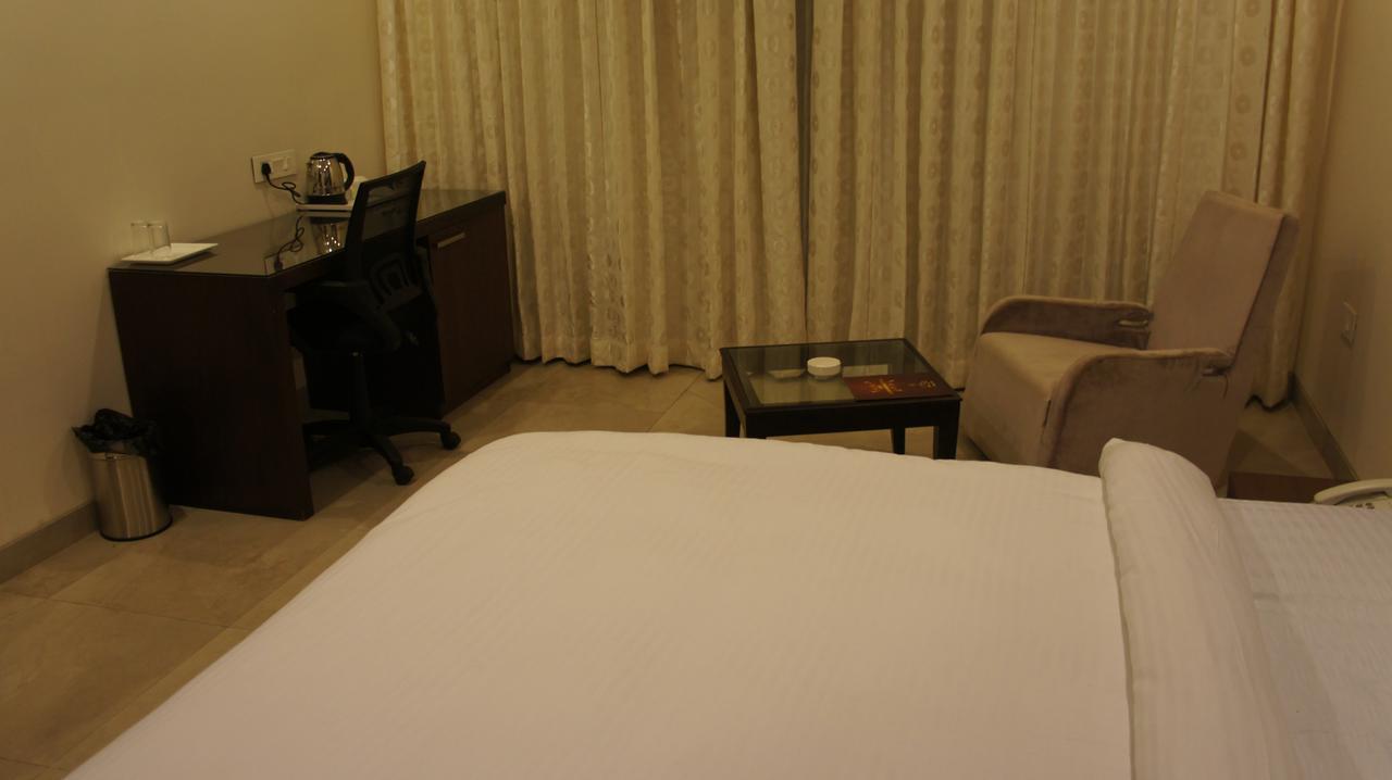 Hotel Ashish International Bhilai ภายนอก รูปภาพ