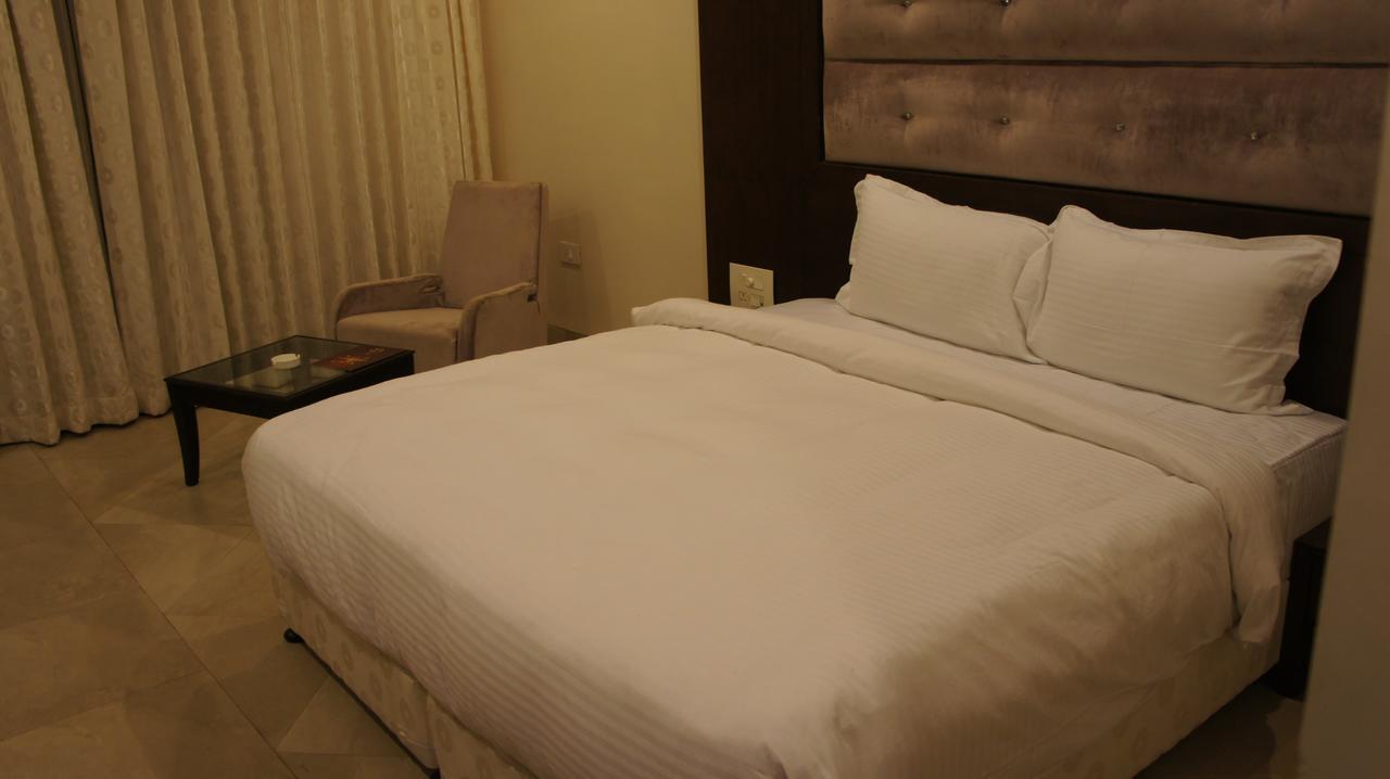 Hotel Ashish International Bhilai ภายนอก รูปภาพ