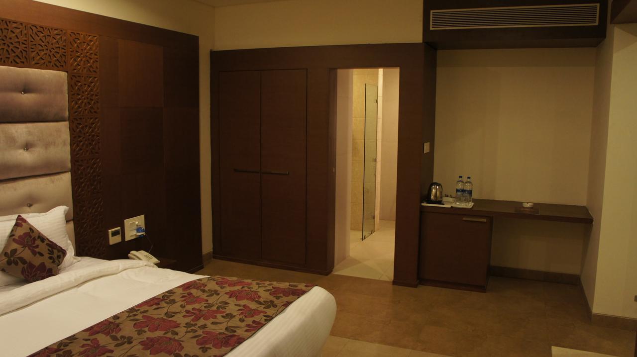 Hotel Ashish International Bhilai ภายนอก รูปภาพ