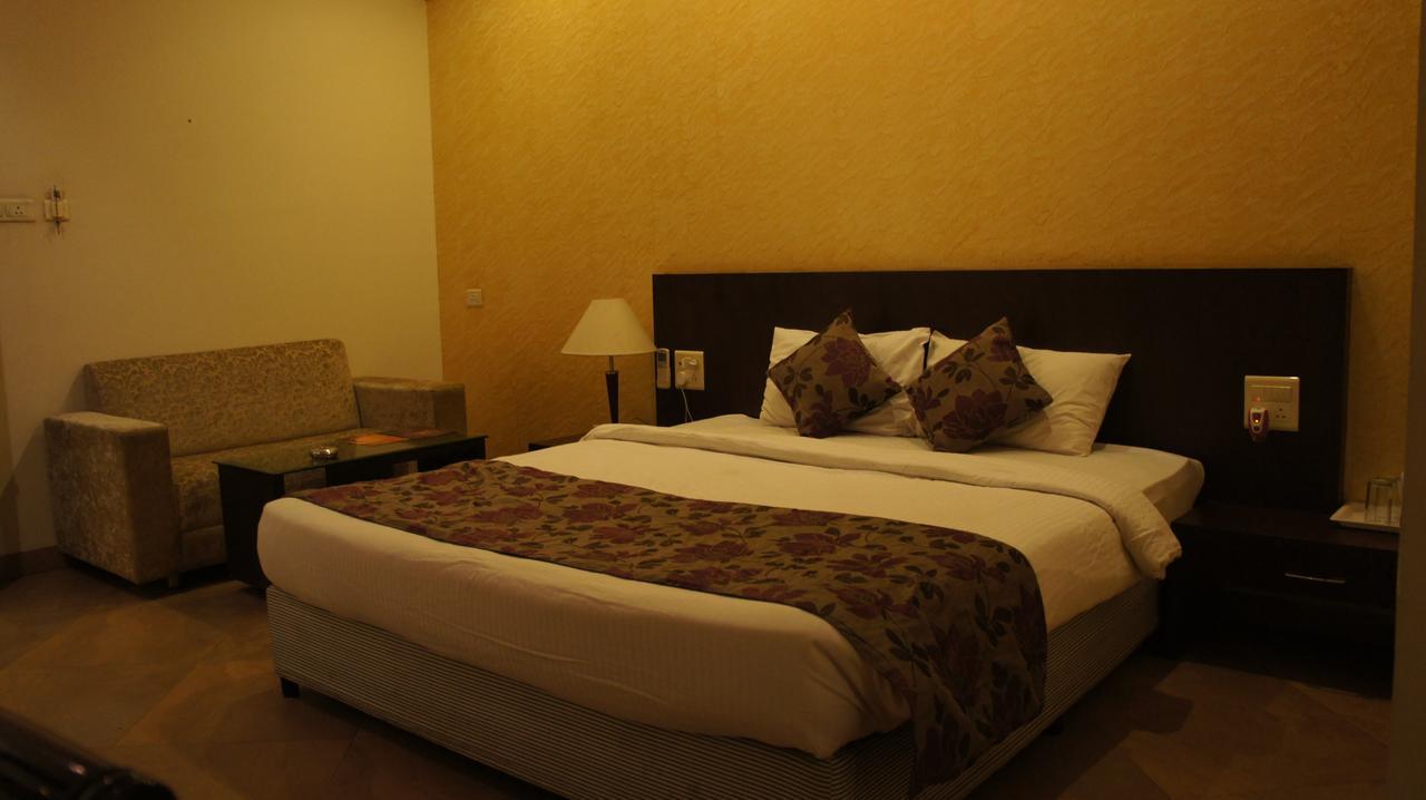 Hotel Ashish International Bhilai ภายนอก รูปภาพ