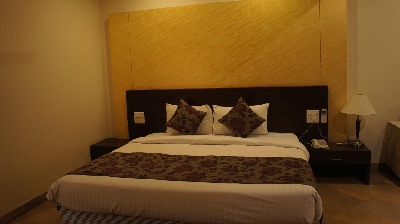 Hotel Ashish International Bhilai ภายนอก รูปภาพ